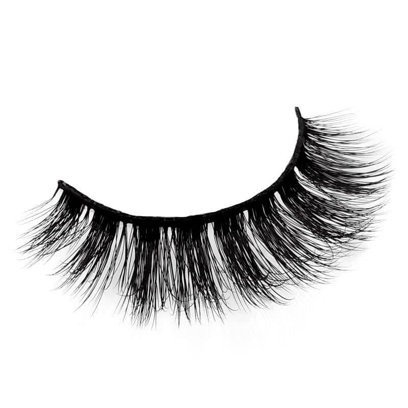 Strip-Lashes-Vs-Eyelash-Extensions-Whats-Right-For-You_.jpeg2_